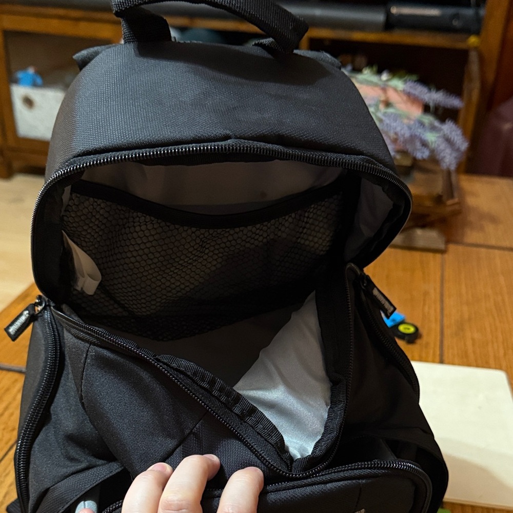 Case Logic Camera Backpack - Picture 3 of 4